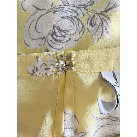 Elle Womens Yellow and Grey Floral Short Sleeve Ruffled Blouse Size XS - Picture 10 of 13